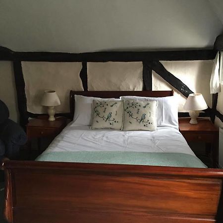 The Good Intent Hotel Petersfield Esterno foto